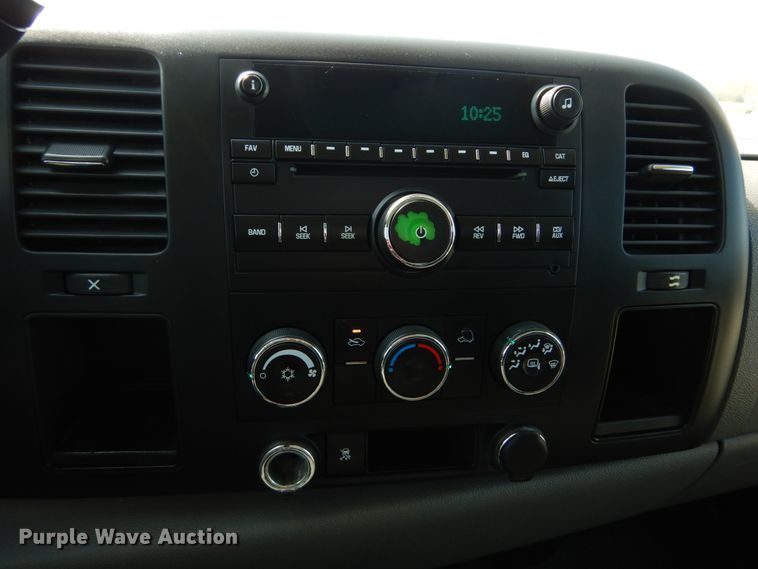 image for item IY9535 2011 Chevrolet 2500HD  pickup truck