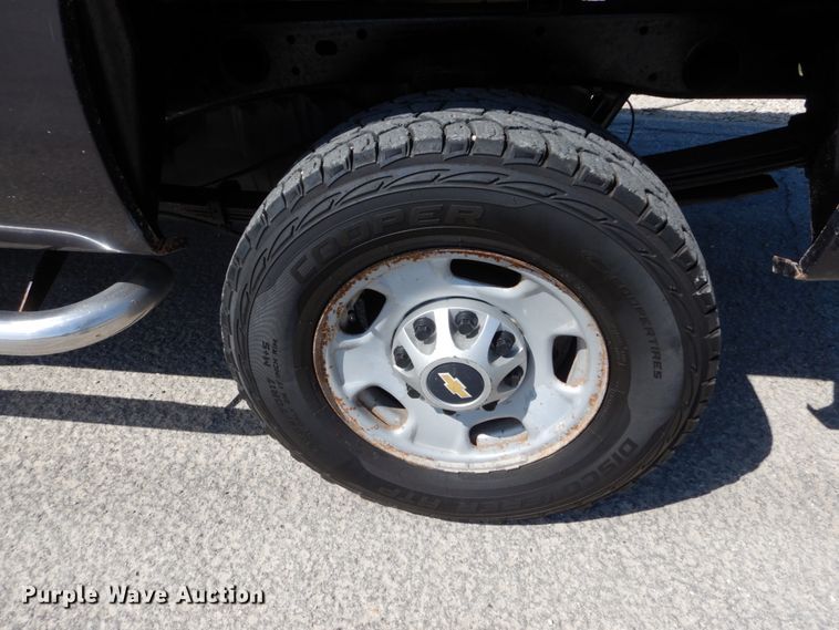 image for item IY9535 2011 Chevrolet 2500HD  pickup truck