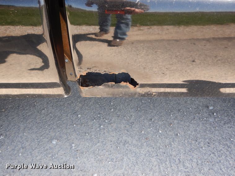 image for item IY9541 2000 GMC Sonoma SLS  Ext. Cab pickup truck