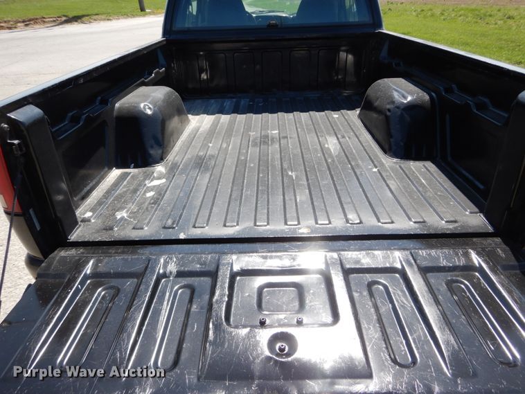 image for item IY9541 2000 GMC Sonoma SLS  Ext. Cab pickup truck