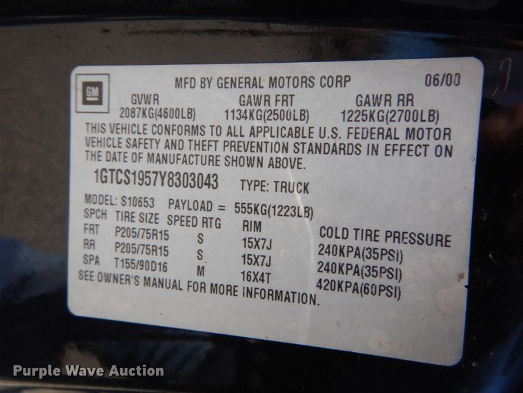 image for item IY9541 2000 GMC Sonoma SLS  Ext. Cab pickup truck