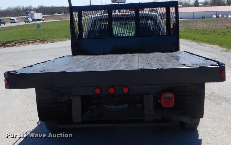 image for item IY9543 2011 Ford F350 Super Duty  flatbed pickup truck