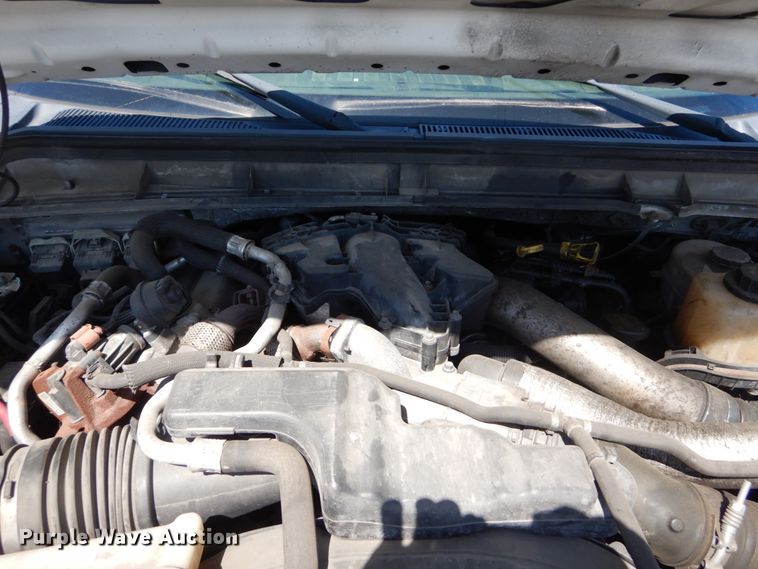 image for item IY9543 2011 Ford F350 Super Duty  flatbed pickup truck