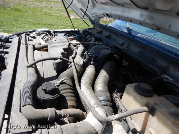 image for item IY9543 2011 Ford F350 Super Duty  flatbed pickup truck