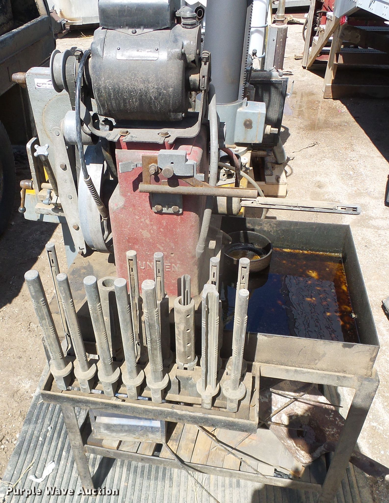 Peterson TCM25 valve seat and guide machine in Leoti, KS Item GR9421