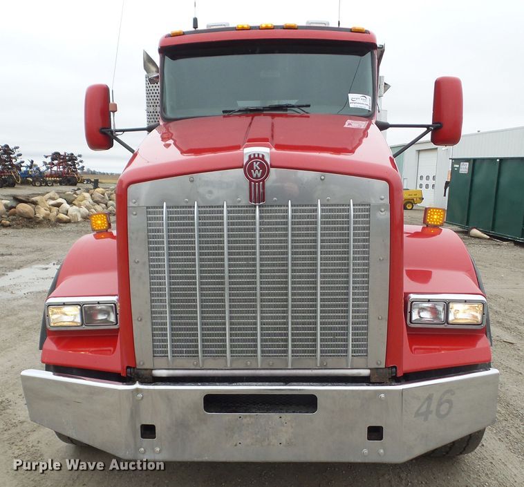 image for item DA7084 2014 Kenworth T800  dump truck