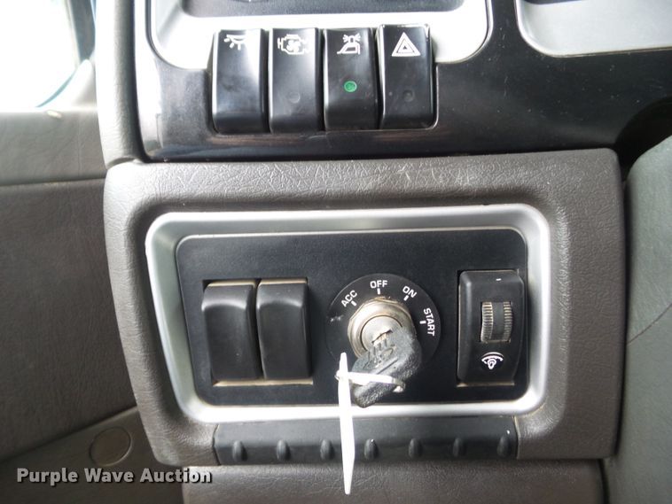 image for item DA7084 2014 Kenworth T800  dump truck