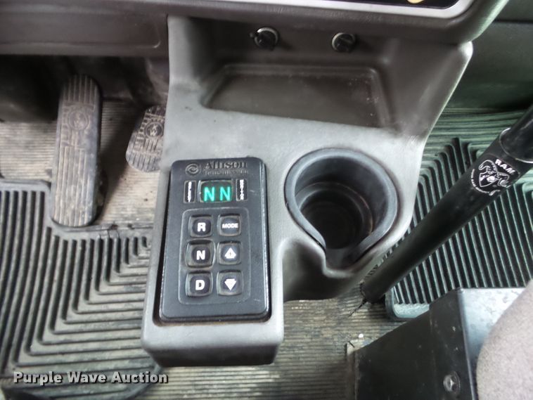 image for item DA7084 2014 Kenworth T800  dump truck