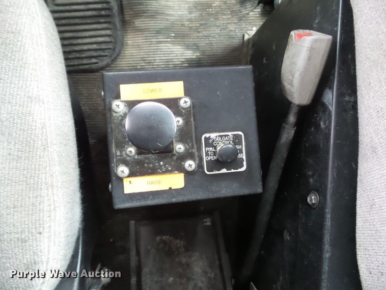 image for item DA7084 2014 Kenworth T800  dump truck