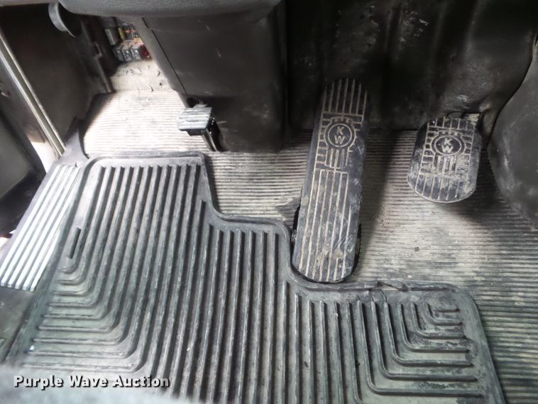 image for item DA7084 2014 Kenworth T800  dump truck