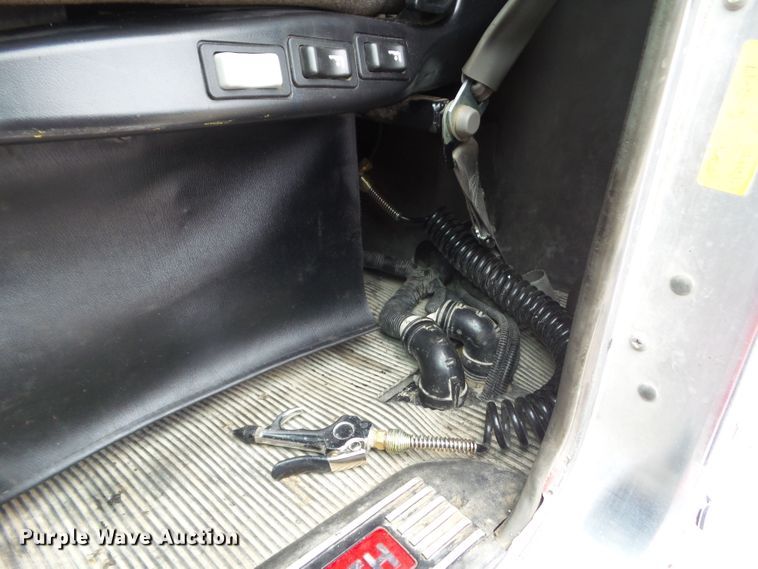 image for item DA7084 2014 Kenworth T800  dump truck