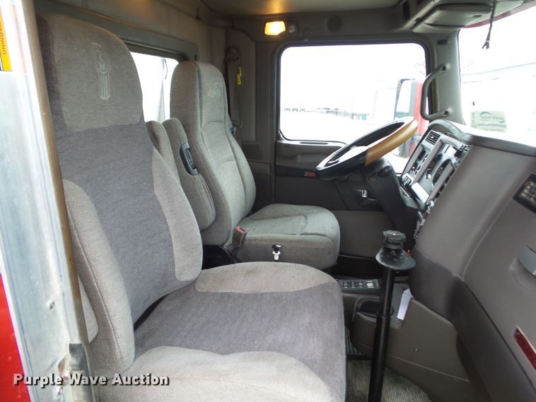 image for item DA7084 2014 Kenworth T800  dump truck