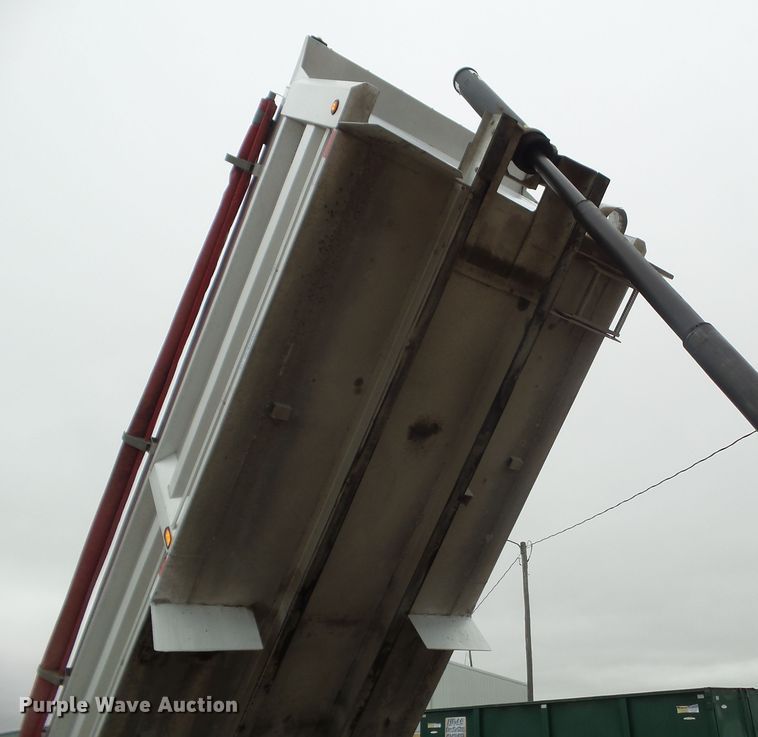 image for item DA7084 2014 Kenworth T800  dump truck