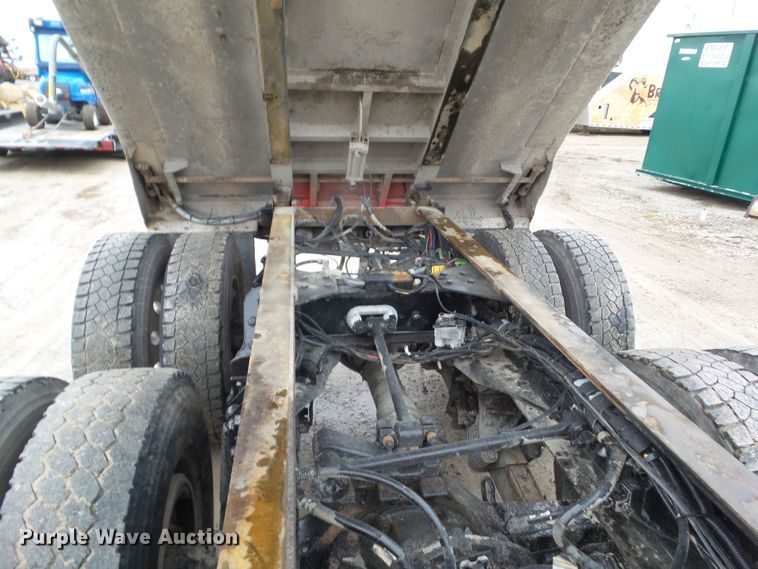 image for item DA7084 2014 Kenworth T800  dump truck