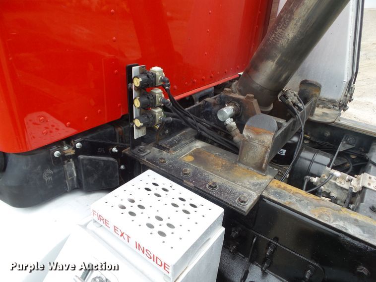 image for item DA7084 2014 Kenworth T800  dump truck