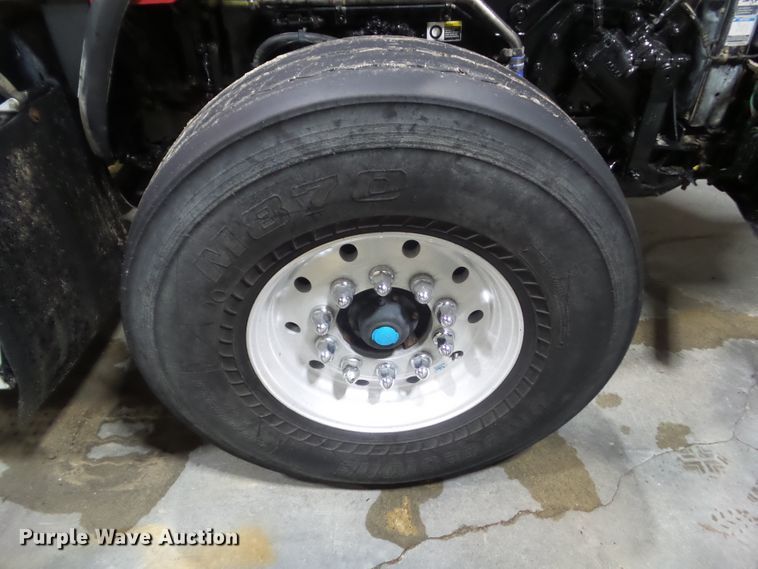 image for item DA7084 2014 Kenworth T800  dump truck