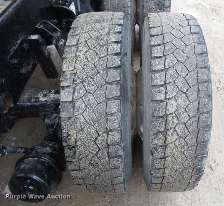 image for item DA7084 2014 Kenworth T800  dump truck