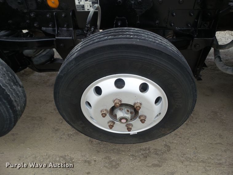 image for item DA7084 2014 Kenworth T800  dump truck