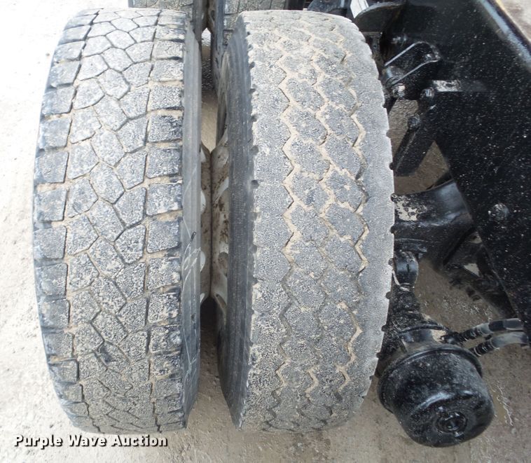 image for item DA7084 2014 Kenworth T800  dump truck