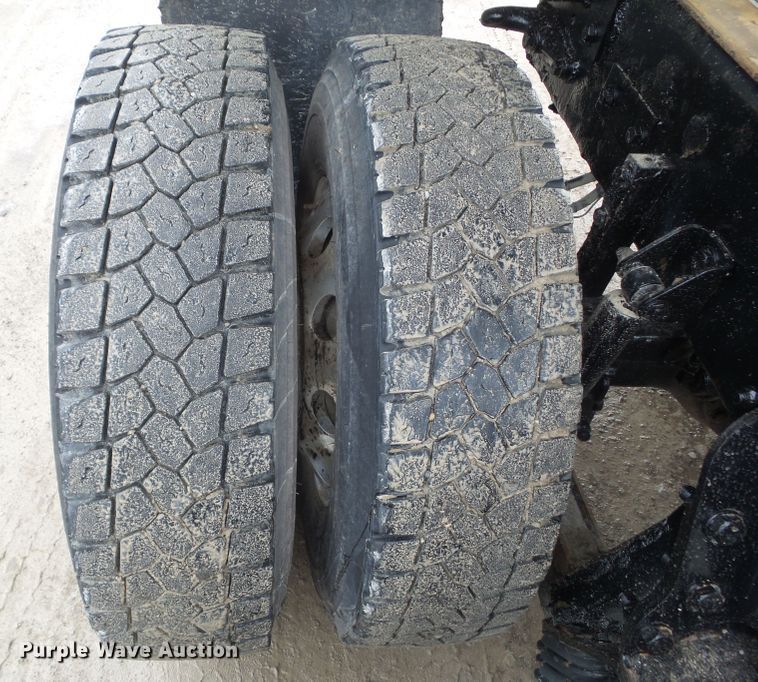 image for item DA7084 2014 Kenworth T800  dump truck