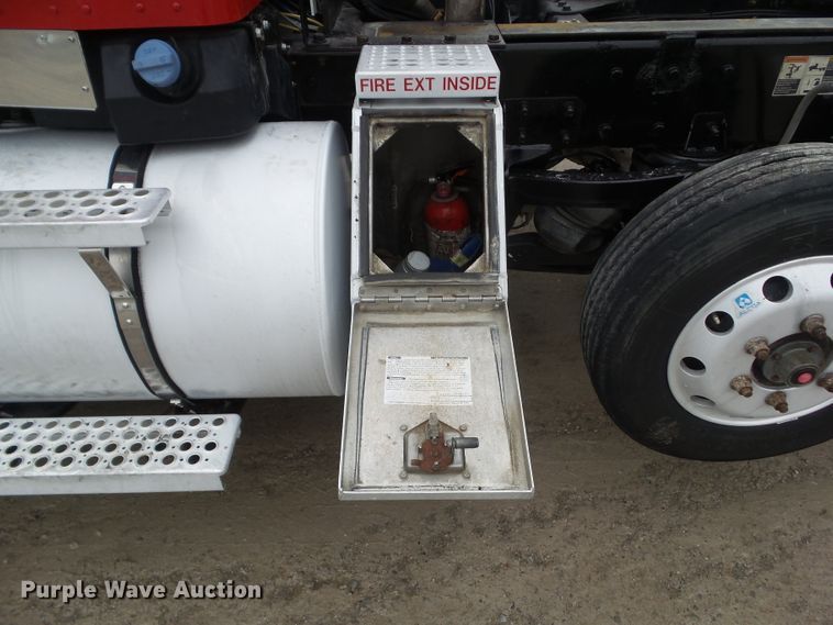 image for item DA7084 2014 Kenworth T800  dump truck