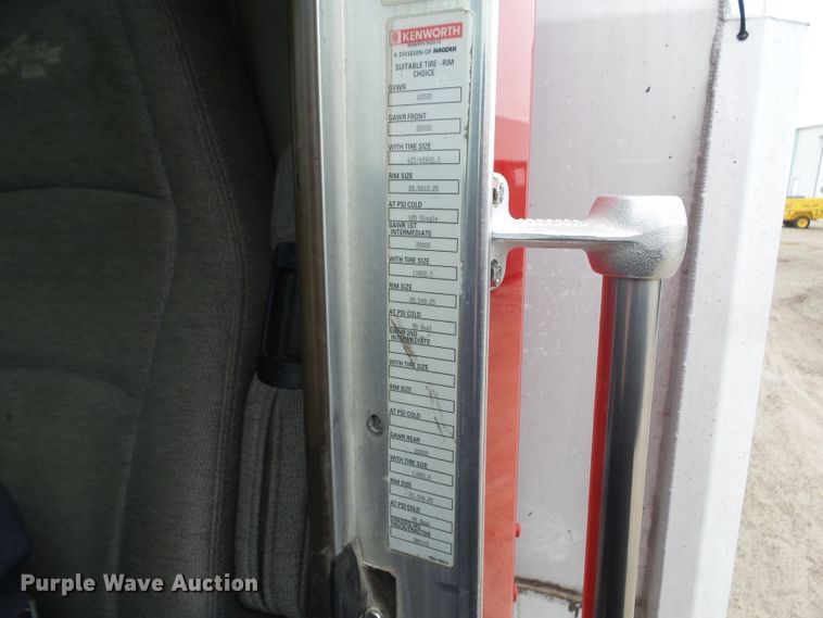 image for item DA7084 2014 Kenworth T800  dump truck