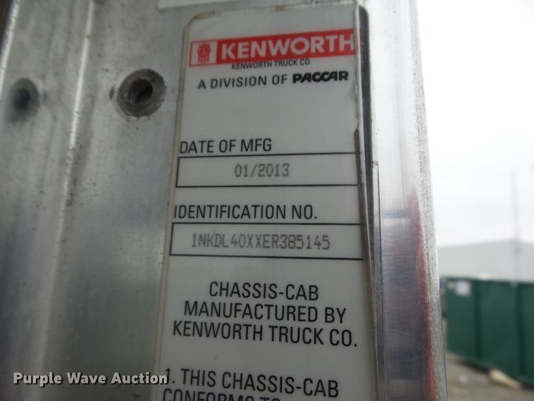 image for item DA7084 2014 Kenworth T800  dump truck