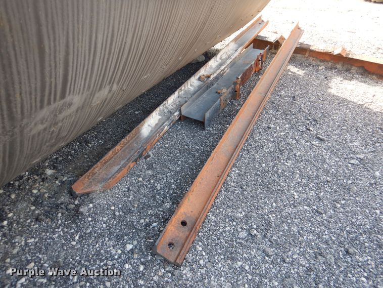 image for item DG6379 Asphalt oil tank