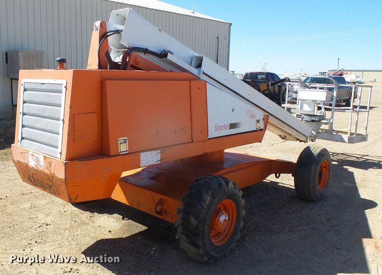 image for item DI5525 1998 Snorkel TB-A42RFO  boom lift