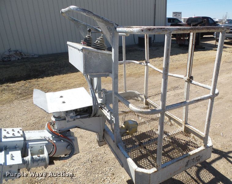 image for item DI5525 1998 Snorkel TB-A42RFO  boom lift