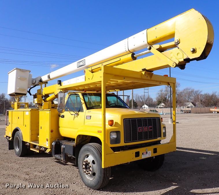 image for item DJ0210 2000 GMC C7500  bucket truck