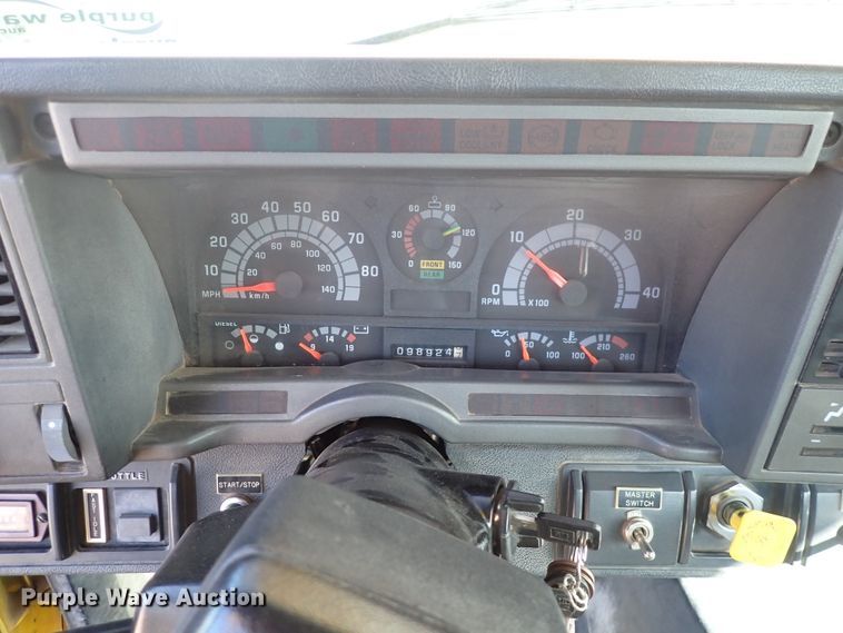 image for item DJ0210 2000 GMC C7500  bucket truck