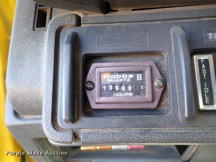 image for item DJ0210 2000 GMC C7500  bucket truck