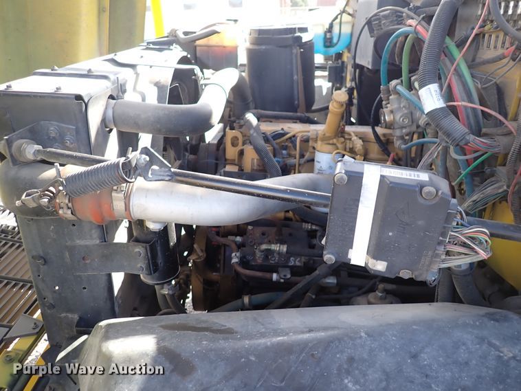 image for item DJ0210 2000 GMC C7500  bucket truck