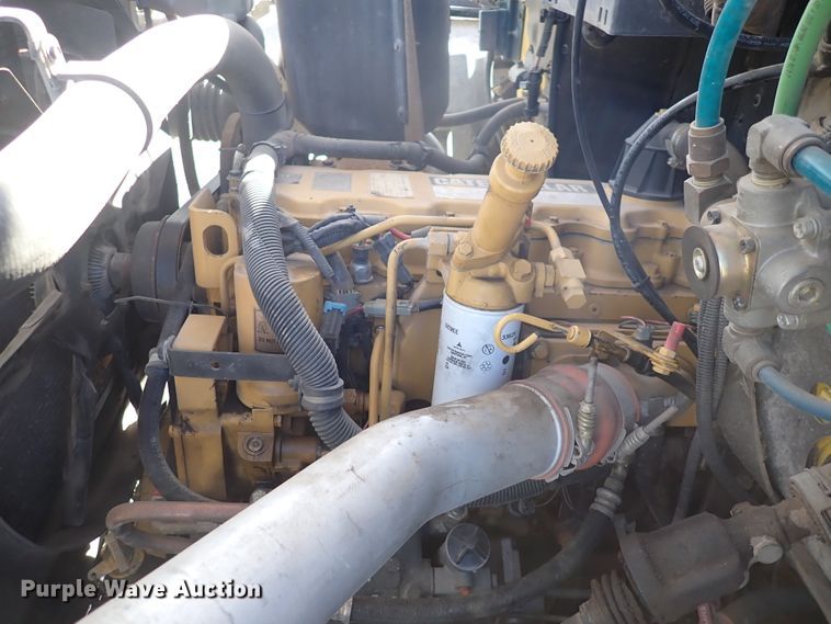 image for item DJ0210 2000 GMC C7500  bucket truck