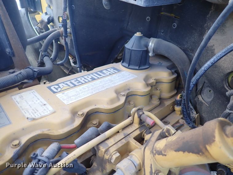 image for item DJ0210 2000 GMC C7500  bucket truck