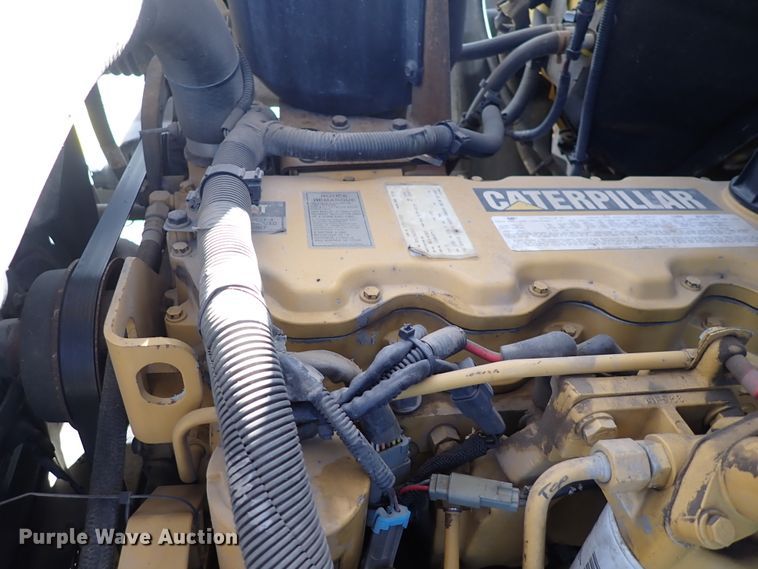 image for item DJ0210 2000 GMC C7500  bucket truck