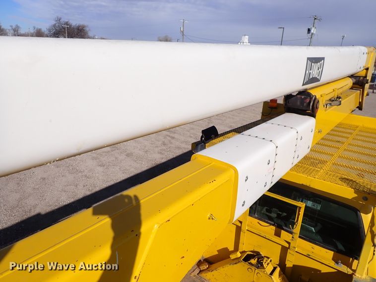 image for item DJ0210 2000 GMC C7500  bucket truck