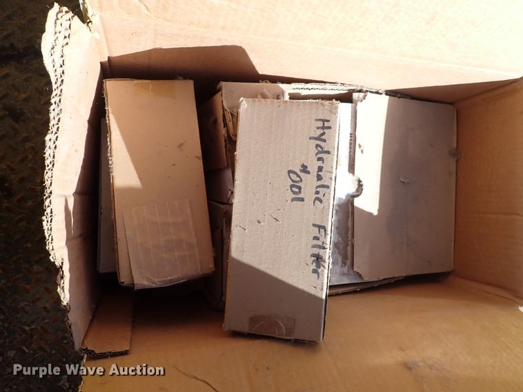 image for item DJ0210 2000 GMC C7500  bucket truck