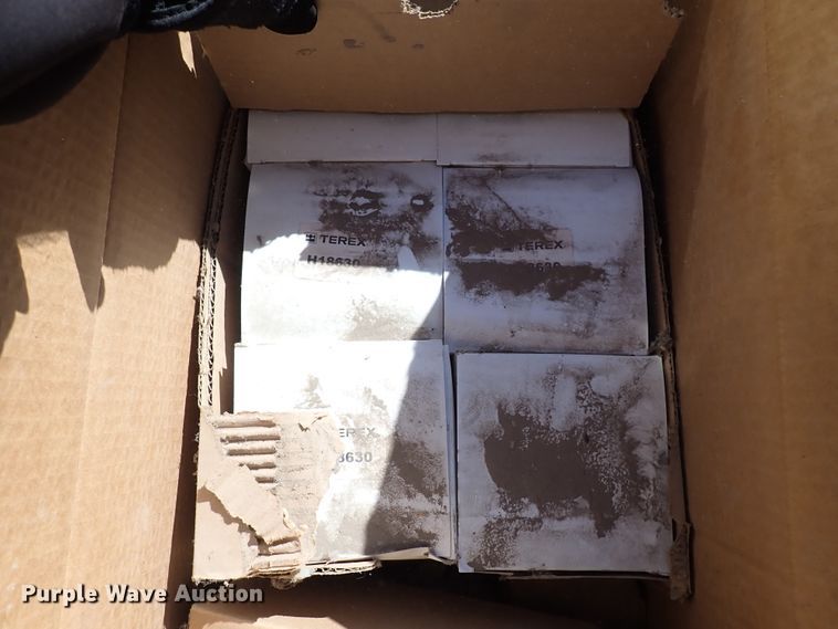 image for item DJ0210 2000 GMC C7500  bucket truck