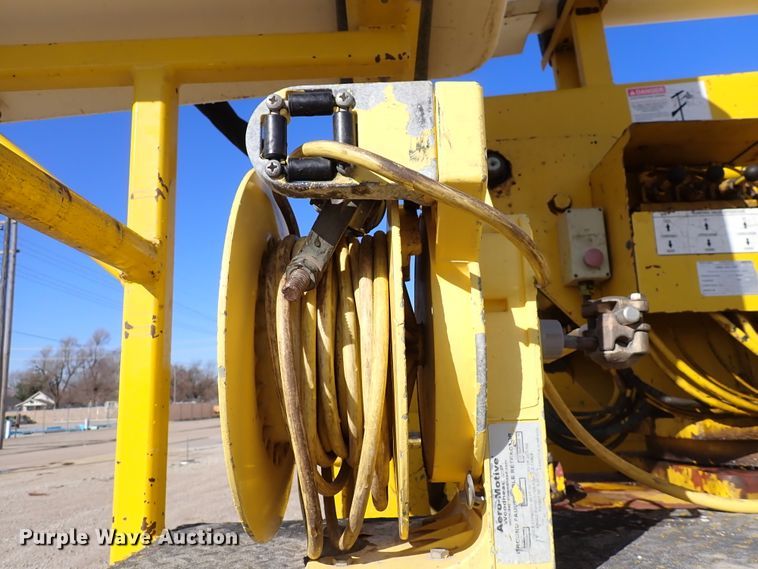 image for item DJ0210 2000 GMC C7500  bucket truck
