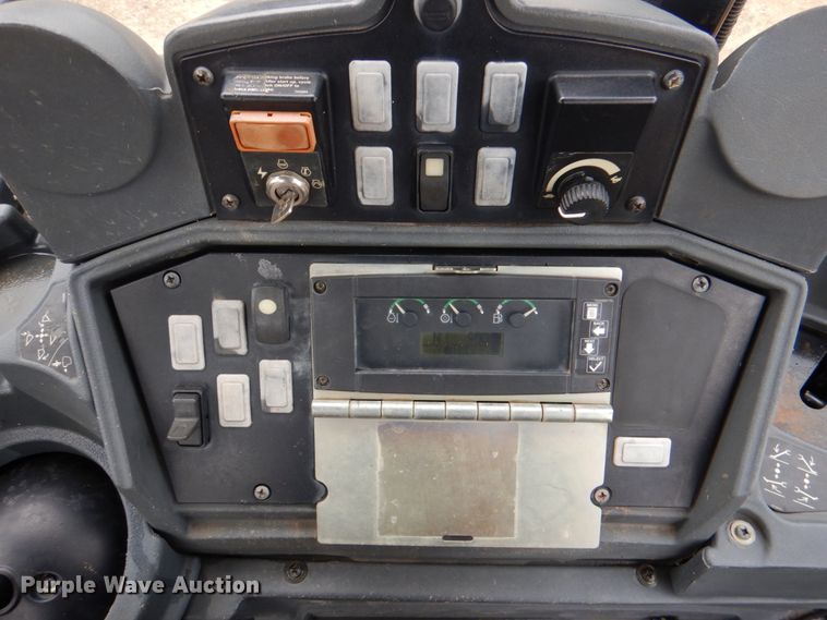 image for item DJ0396 2012 John Deere 310J  backhoe