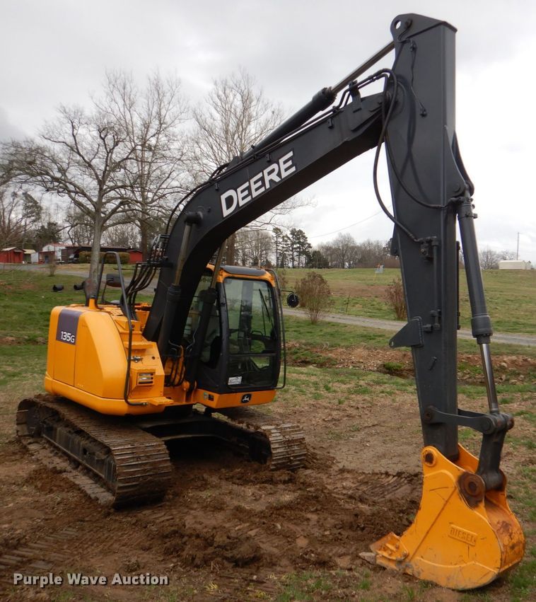 image for item DJ0400 2014 John Deere 135G  excavator