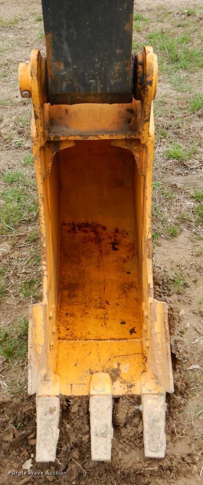 image for item DJ0400 2014 John Deere 135G  excavator