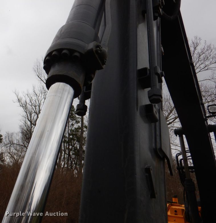 image for item DJ0400 2014 John Deere 135G  excavator