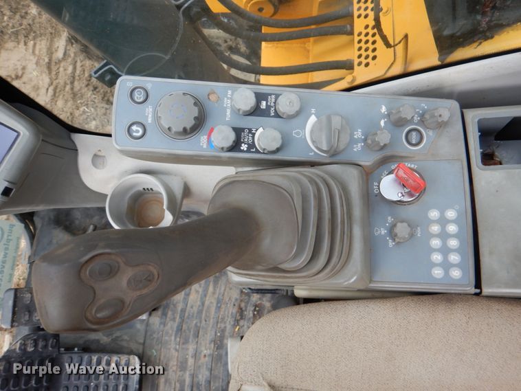 image for item DJ0400 2014 John Deere 135G  excavator