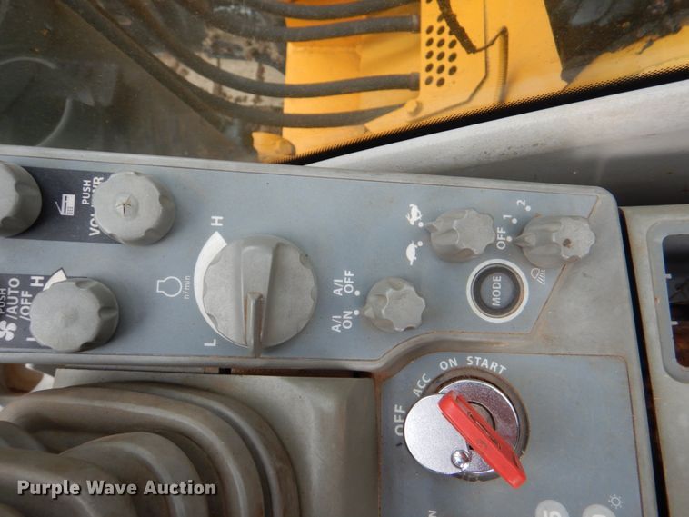 image for item DJ0400 2014 John Deere 135G  excavator