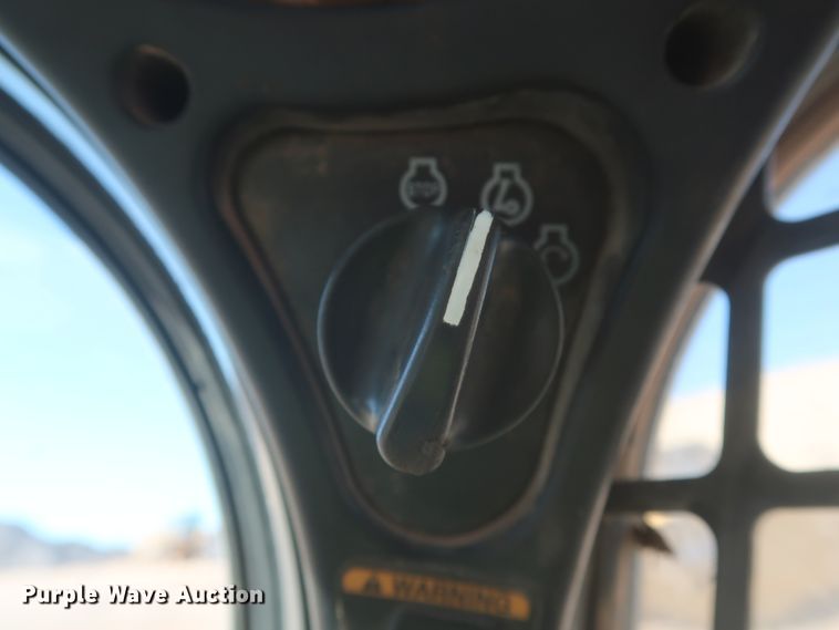 image for item DJ1875 2016 Bobcat T650  tracked skid steer loader