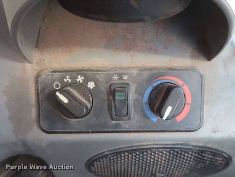 image for item DJ1875 2016 Bobcat T650  tracked skid steer loader