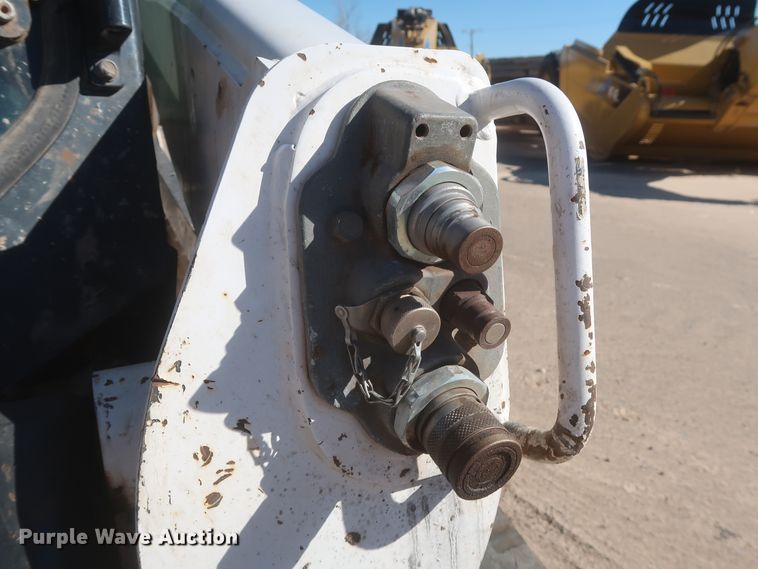 image for item DJ1875 2016 Bobcat T650  tracked skid steer loader